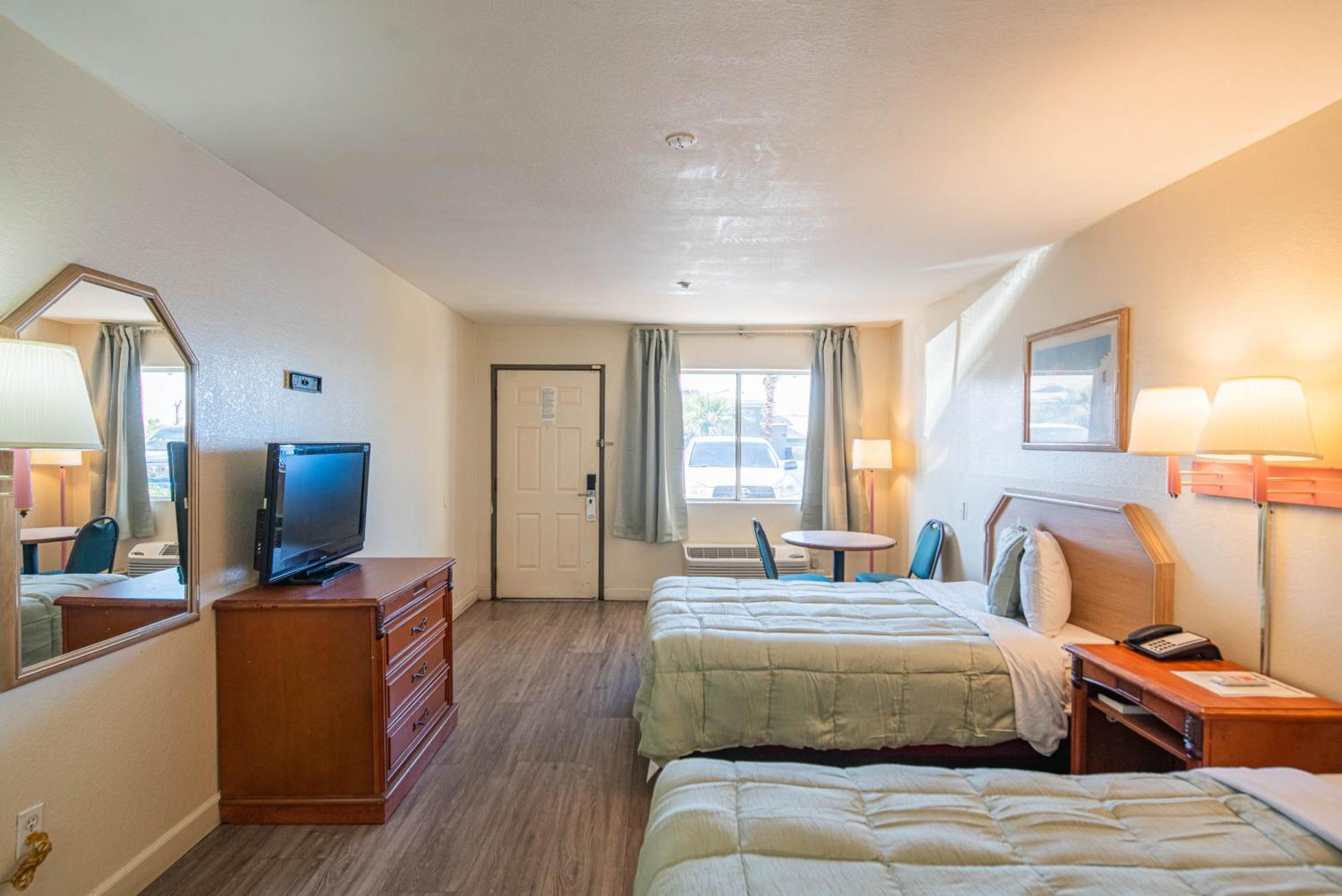 Rising Hotel 2*
